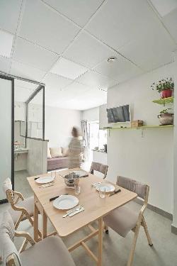 Apartamento Aldabea II: Confort y Accesibilidad para Familias Pequeñas en un Entorno Sostenible